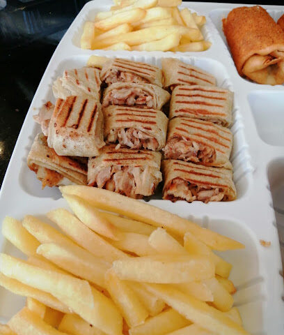 مطعم بدر الوجود - Al Qurayyat - +966 50 565 2664