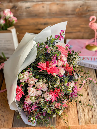 Speaking Roses - Saudi Arabia|Dammam|3393 طريق الأمير محمد بن فهد، الشاطئ الشرقي، الدمام 32413 داخل مجمع المحمل التجاري - آخر محل بالمجمع