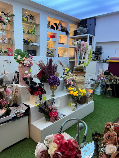 بائعة الورد - Yanbu 46429