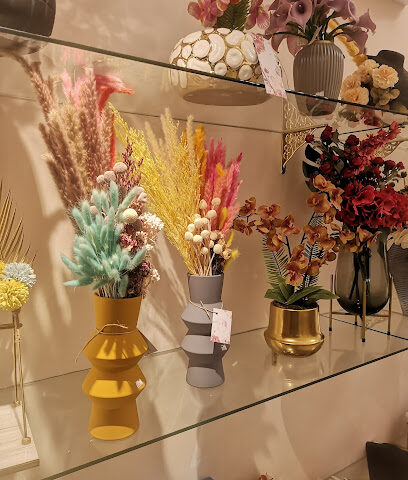 اسوارة - Yanbu - +966 55 763 3347