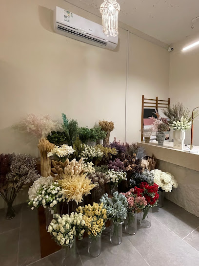 دكانة أنفال للزهور Anfal shop - Saudi Arabia|Buraydah 52211|6853 طريق عثمان بن عفان، حي النهضة، بريدة 52388 3638،