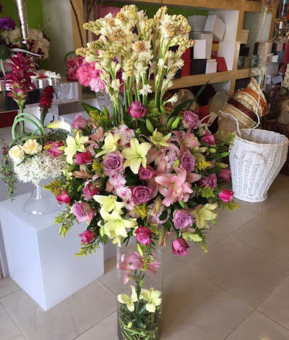 Lebanon Flowers - Jeddah - +966 53 359 0722