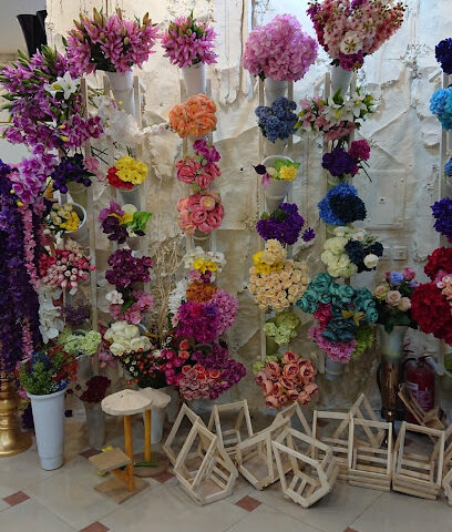 مملكة الورود - Riyadh - +966 56 047 6666