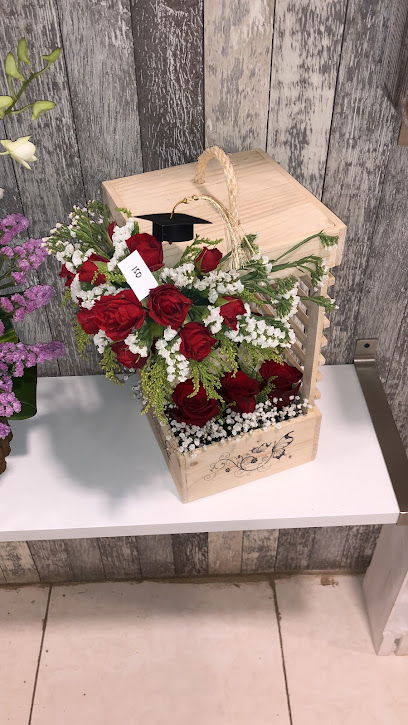 Saleswoman roses - Sakaka 24241